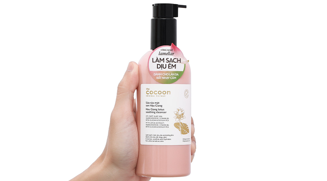 Sữa rửa mặt Cocoon Sen Hậu Giang cho da nhạy cảm chai 310ml - 9